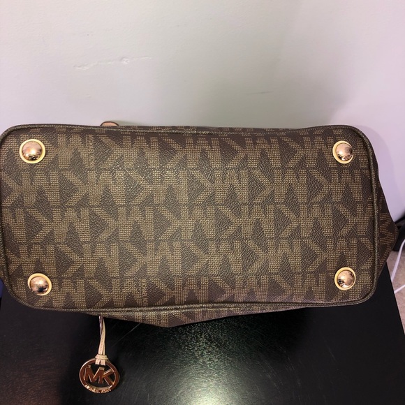 Michael Kors MK patterned brown bag - Picture 11 of 11